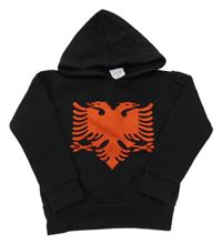 Čierna mikina s potlačou a kapucňou