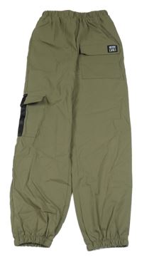 Khaki cuff nohavice s nášivkou a vreckom SHEIN