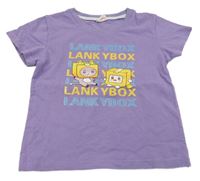 Fialové tričko s nápisem a obrázkem