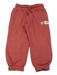 Vínové tepláky s potiskem M&S