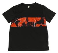 Čierno-červené vzorované športové tričko