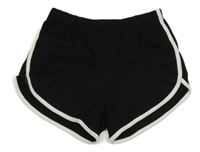 Čierno-biele kraťasy