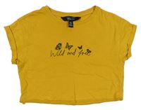 Horčicové crop tričko s nápisom a motýly New Look
