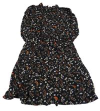 Černé květinové šaty a punto