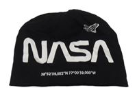 Černá bavlněná čepice s nápisem Nasa