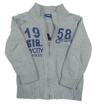 Sivý prepínaci sveter s číslom Lupilu