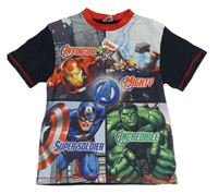 Tmavomodré tričko s hrdinami Marvel