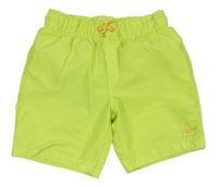 Limetkové plážové kraťasy so znakom a nápismi PRIMARK