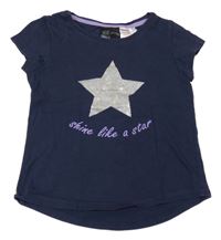 Tmavomodré crop tričko so striebornou hviezdičkou a nápisom H&M