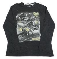 Antracitové melírované tričko s teniskami a skateboardmi  C&A