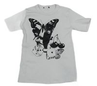 Biele rebrované crop tričko s motýlom a kostkami