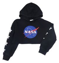 Čierna crop mikina s logem NASA a kapucňou Shein