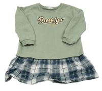 Světlekhaki teplákové šaty s nápisom a kostkovanou sukní PRIMARK