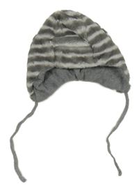 Šedo-bílá pruhovaná chlupatá čepice Pusblu