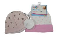 Nové - 2x bavlněná čepice - svetloružová so srdíčky + biela s hviezdami