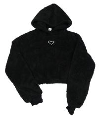 Čierna chlpatá crop mikina so srdcem a kapucňou Shein