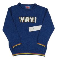 Nové - tmavomodrý melírovaný sveter s nápisom a barevným lemem F&F