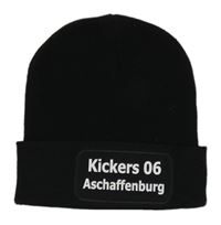 Čierna pletená čapica s nášivkou