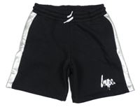 Čierne teplákové kraťasy so strieborným pruhom a logom hype