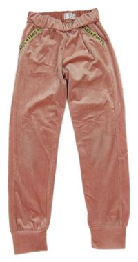 Ružové zamatové tepláky