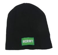 Čierna čapica s nášivkou