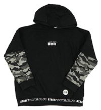 Čierno-sivo-biela army mikina s kapucňou a nápismi F&F