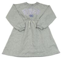 Šedé teplákové šaty s nápisem Page one young