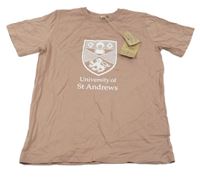 Nové - kakaové tričko s erbem a nápismi Shop