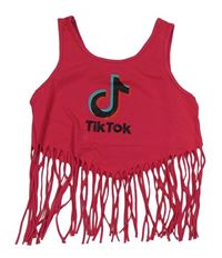 Malinový crop top s logem TikTok a třásněmi