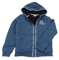 Tmavomodrá zateplená propínací mikina s číslem a kapucí Pocopiano