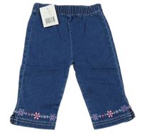 Nové - Tmavomodré capri rifle s kvetmi