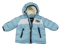 Světlemodrá šusťáková prošívaná zimní bunda s logem a kapucí DKNY