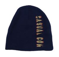 Tmavomodrá pletená čepice s nápisem a číslem 