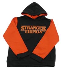 Čierno-červená mikina s nápisy - Stranger Things a kapucňou
