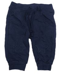 Tmavomodré tepláky s medvěďom