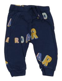 Tmavomodré tepláky s nápismi M&S