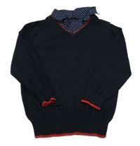 Tmavomodro-červený sveter so všitou košilí George