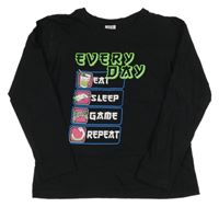 Čierne tričko s obrázkami a nápisom Y.F.K.