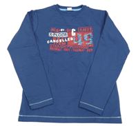 Tmavomodrá mikina s nápismi a číslom