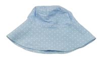Světlemodrý puntíkatý klobouk