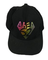 Černá kšiltovka s číslem a nápisem 