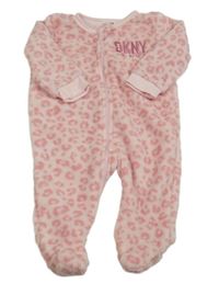 Růžový chlupatý overal s flíčky s logem DKNY