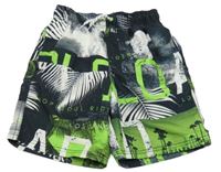 Černo-bílo-zelené plážové kraťasy C&A