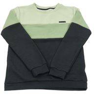 Tmavomodro-svetlozelená rebrovaná mikina s nášivkou