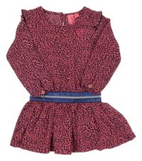 Ružovo-tmavomodré vzorované šaty s nášivkou a volánikmi a trblietavým pasom B.NOSY