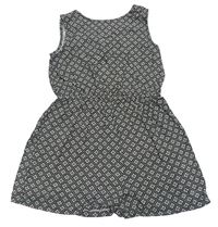 Černo-bílý květovaný lehký kraťasový overal Primark