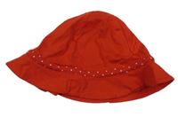 Červený bavlněný klobouk 