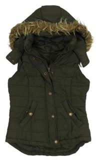 Khaki šušťáková zateplená vesta s kapucňou a kožúškom