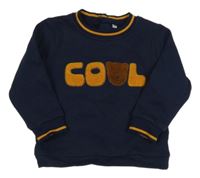 Tmavomodrá mikina s nápisom a medvěďom