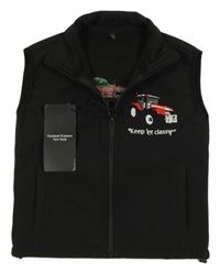 Nové - Čierna softshellová vesta s traktormi